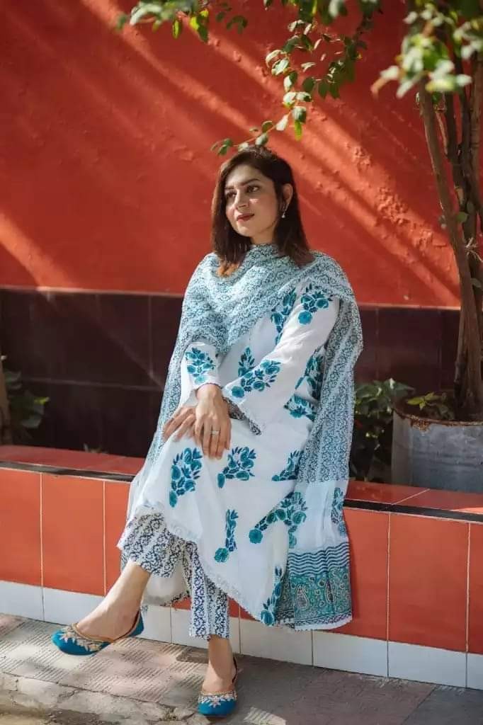 Unstitched  Cotton Screen Print Three Piece